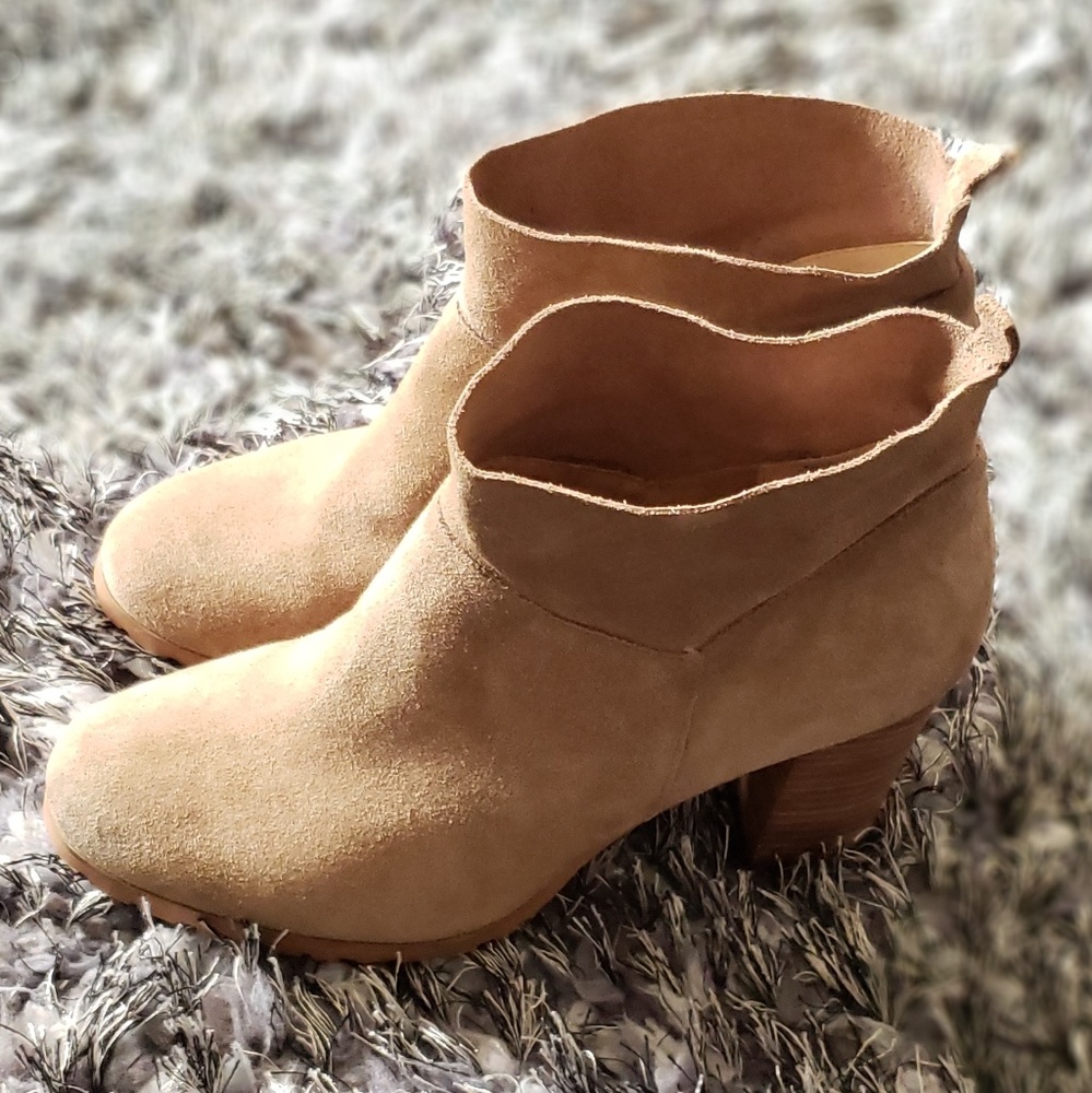 Crown Vintage Leather Nubuck Booties - 8